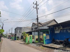 Bingungnya Warga Ditarif Rp 11 Juta agar Tiang Listrik di Rumahnya Dipindah
