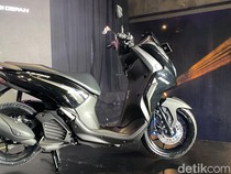 Duel Yamaha Lexi LX 155 vs Honda Vario 160, Pilih Mana?