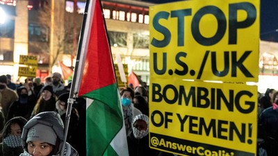 Aksi Tolak Serangan AS ke Yaman di Washington