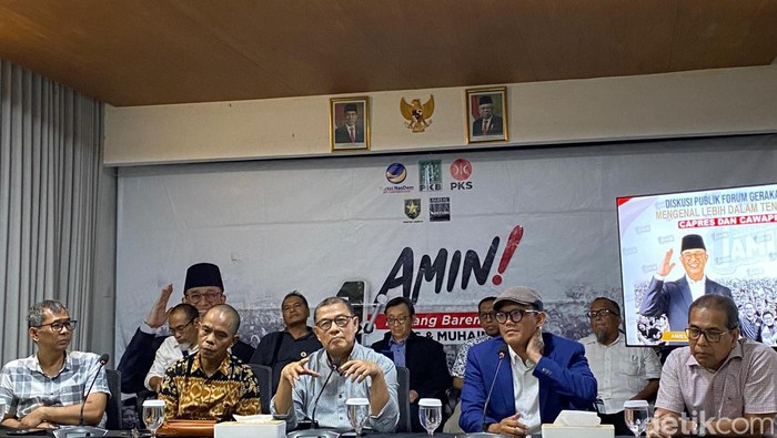 Dewan Pertimbangan Timnas AMIN, Awalil Rizky (tengah) (Annisa Aulia/detikcom)