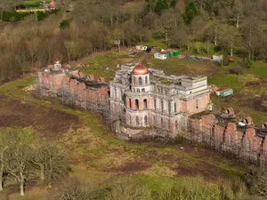 Pemilik Masuk Penjara, Istana Lebih Megah dari Buckingham Ini Tak Pernah Rampung