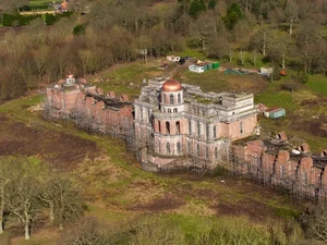 Istana Megah Lebih Besar dari Buckhingham Terlantar 20 Tahun, Kini Berhantu
