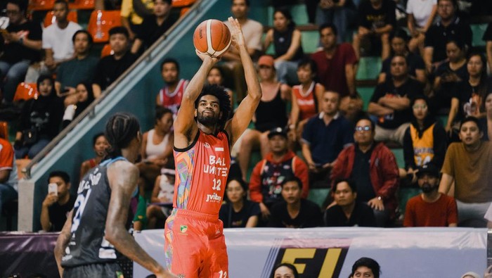 Bali United Basketball dan Rajawali Medan sukses memetik kemenangan pertama mereka di hari pembuka Indonesia Basketball League (IBL) 2024.