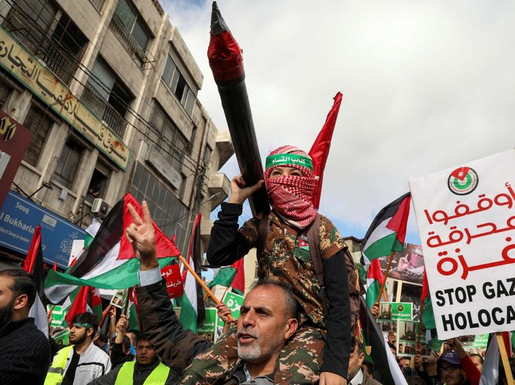 100 Hari Genosida di Gaza, Ribuan Warga Yordania Turun ke Jalan