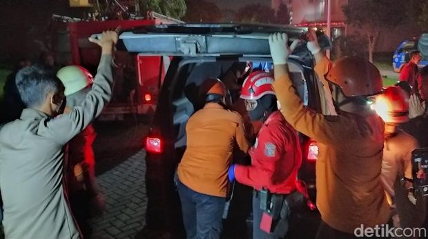 kebakaran di surabaya tewaskan penghuni rumah