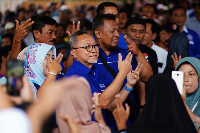 Ketua Umum Partai Amanat Nasional (PAN) Zulkifli Hasan melanjutkan kunjungannya ke Kota Cilacap, Jawa Tengah, Sabtu (13/1/2024).