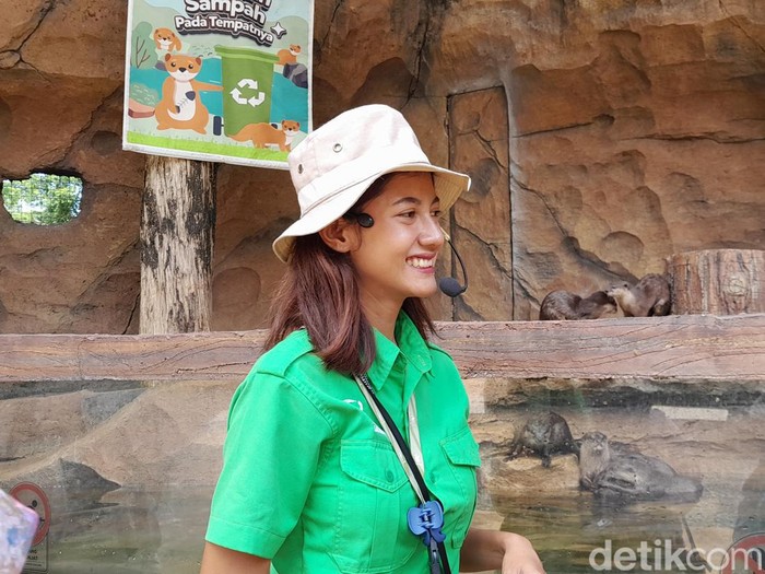 Klaudia Krish, pegawai Solo Safafi yang viral karena disebut mirip Pevita Pearce. Foto diunggah pada Sabtu (13/1/2024).