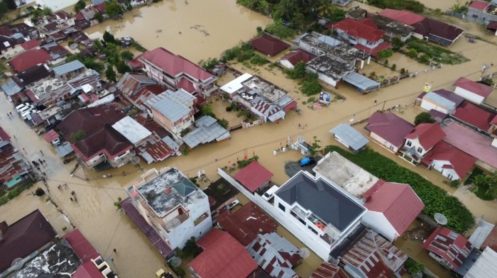 Lebih 2 Pekan Banjir Kerinci-Sungai Penuh belum juga surut hingga 40 ribu jiwa terdampak.