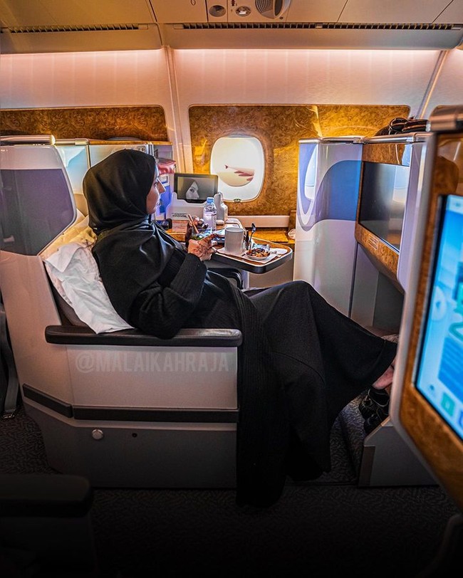 Video tersebut mendapat berbagai komentar. Banyak orang yang mengaku iri dengan kehidupannya yang melelahkan tapi tak sedikit pula yang berkomentar menyindir. Salah satu orang bahkan menuduh suami selingkuh. Foto: Instagram