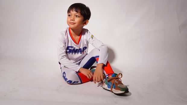 Atlet push bike Naresh Adhitama Pradipta.