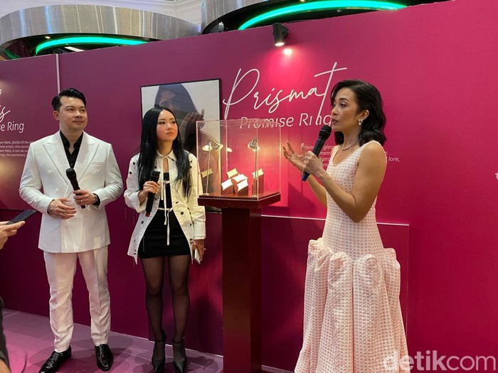 Peluncuran Cincin Love Poetry Kolaborasi Frank & Co dan Monica Ivena