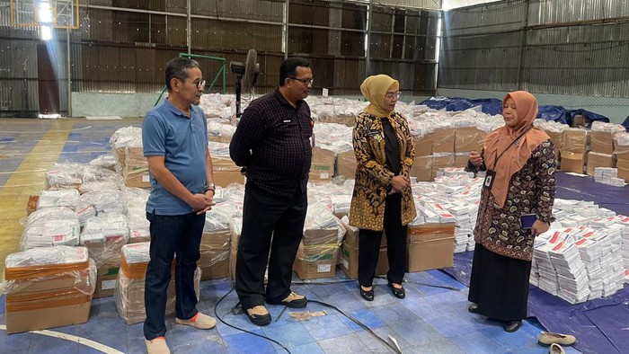Pj Walkot Jambi cek gudang logistik pemilu.