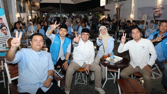 PSN Peramu Deklarasi Dukung Prabowo-Gibran Ratusan kaum muda yang tergabung dalam Persatuan Rakyat Muda Mudi dan Santri Nasionalis (PSN PERAMU) wilayah Bangka Belitung memberikan dukungan penuh kepada pasangan Calon Presiden dan Calon Wakil Presiden Prabowo-Gibran dalam Pilpres 2024.