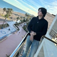 Lahir pada 6 Juni 2005, tahun ini Sean akan berusia 19 tahun. Banyak netizen yang menyebut jika anak Olla itu memiliki kemiripan dengan aktor Hollywood, Tom Cruise. Foto: Instagram/@ollaramlan