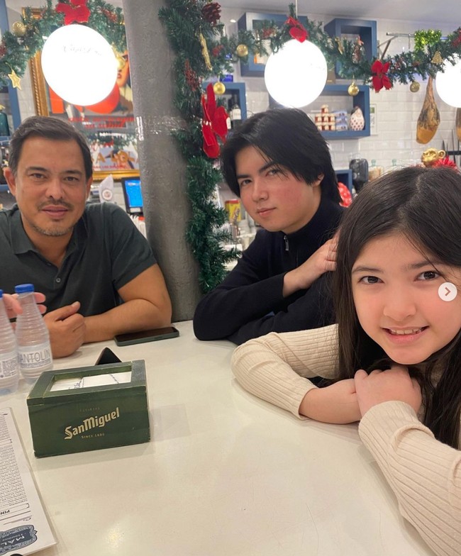 Punya paras tampan, unggahan Sean pun kerap dibanjiri pujian. Tak sedikit yang memuji Sean yang semakin besar terlihat semakin tampan. Foto: Instagram/@seanmikaelalexander