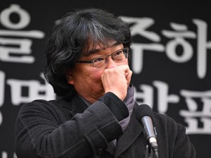 Video: Bong Joon Ho Bantah Karakter Kenneth Marshall Terinspirasi dari Trump