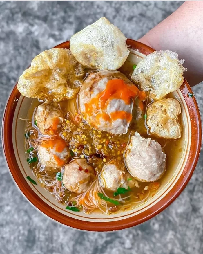 Wajib Mampir! Ini 10 Bakso Kaki Lima Legendaris yang Bikin Laper