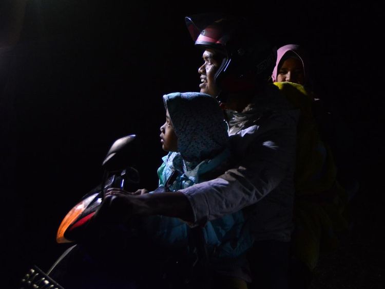 Warga Terdekat dengan Gunung Marapi Mulai Mengungsi