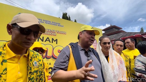 Airlangga saat melakukan safari politik di Lombok, Nusa Tenggara Barat (NTB) pada Minggu (14/1/2024).
Foto: Helmy Akbar/detikBali