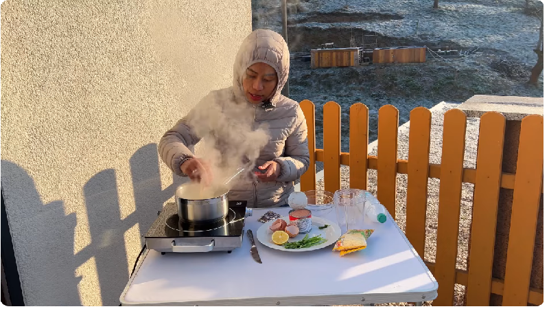 YouTuber memasak Indomie rebus dengan suhu -10 derajat Celcius
