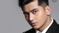 Teuku Ryan telah menikah dengan Ria Ricis sejak tahun 2021. Belum diketahui permasalahan mereka, tetapi Teuku sempat meminta doa untuk hubungan keduanya. Foto: instagram @teukuryantr