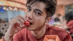 Intip Lagi Momen Romantis Teuku Ryan dan Ria Ricis Saat Makan Bersama