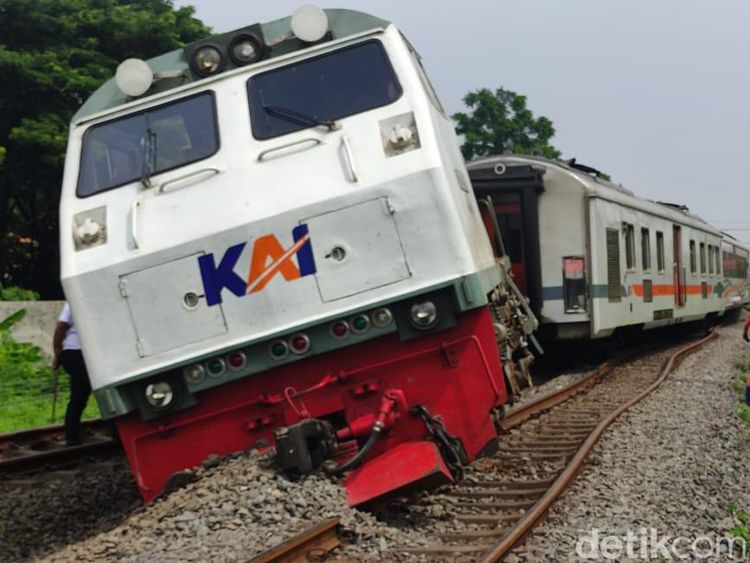 Penampakan KA Pandalungan yang Anjlok di Sidoarjo