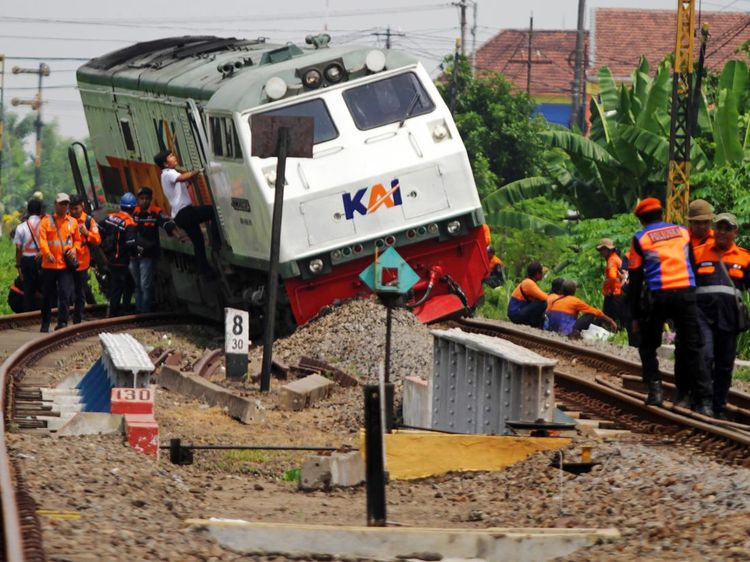 KAI Evakuasi KA Pandalungan yang Anjlok di Sidoarjo