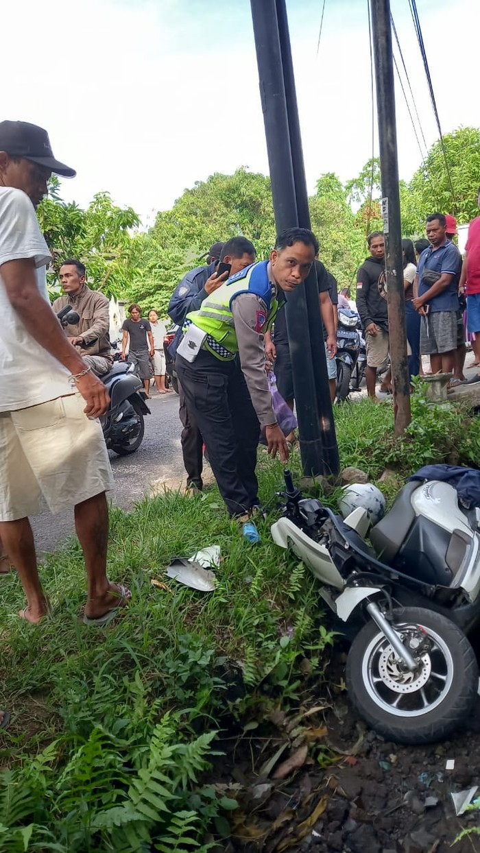 Kecelakaan lalu lintas tunggal (oc) di Jalan Singaraja-Sudaji, Desa Sinabun, Kecamatan Sawan, Kabupaten Buleleng, Bali Minggu (14/1/2024). (Istrimewa)