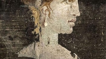 Meskipun banyak klaim palsu tentang makam Cleopatra hampir ditemukan, hingga hari ini tidak ada yang tahu di mana salah satu wanita paling ikonik dalam sejarah umat manusia itu dimakamkan. Dipercaya bahwa ia dimakamkan bersama kekasihnya Antony karena Oktavianus memberi perintah bahwa jenazahnya harus dikuburkan bersama dengan jenazah Antony dengan cara yang indah dan anggun. Faktanya, makam Cleopatra bukan satu-satunya yang masih menjadi misteri bagi para arkeolog, tokoh sejarah ikonik seperti Mozart dan Genghis Khan juga bersemayam di lokasi yang tidak diketahui. Foto: Bored Panda