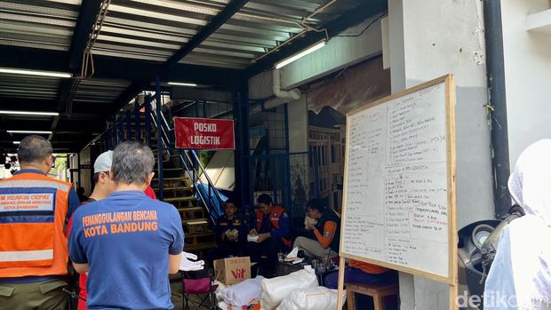 Kondisi warga Braga, Kota Bandung pasca banjir pada Minggu (14/1/2024)