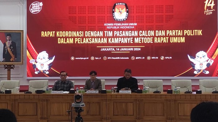 KPU menggelar rapat koordinasi dengan tim pasangan calon (paslon) capres-cawapres dan partai politik (parpol) peserta pemilu 2024