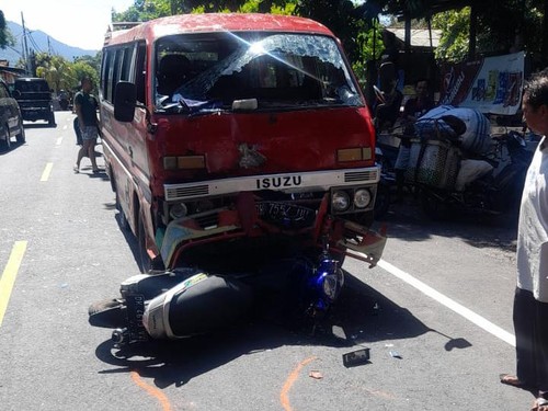Lokasi kecelakaan pasangan suami istri (pasutri) asal Belanda hingga mengakibatkan sang suami tewas di Jalan Singaraja-Buleleng Kilometer 26,2, Desa Banjarasem,  Seririt, Buleleng, Bali. (Foto: Istimewa)