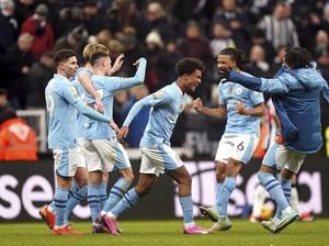 Man City Tekuk Newcastle 3-2, The Citizens Pepet Liverpool di Puncak