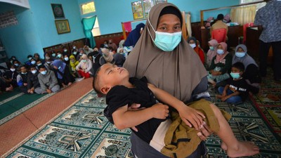 Melihat Kondisi Pengungsi Gunung Marapi