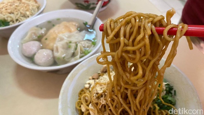 Mie Lezat Gang Luna hidden gem di Bandung