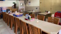 Sejak dulu tempat makan bakmi ini berada di Jalan Luna, tak pernah pindah. Tempat makannya juga cukup nyaman dan bersih. Foto: detikFood/Yenny Mustika Sari
