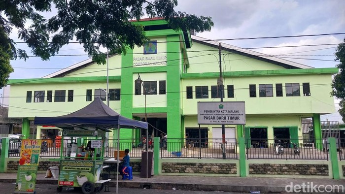 Pasar Comboran khusus onderdil kendaraan bermotor di Kota Malang sepi dari pedagang.