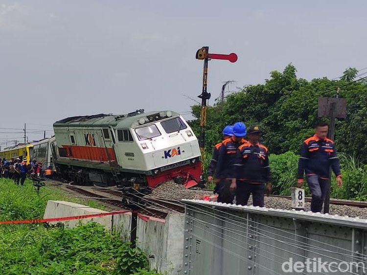Kondisi KA Pandalungan yang Anjlok di Dekat Stasiun Tanggulangin