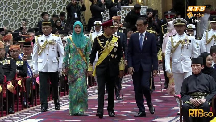 Presiden Joko Widodo (Jokowi) menghadiri acara resepsi pernikahan putra Sultan Brunei Darussalam Hassanal Bolkiah, Pangeran Abdul Mateen dengan Anisha Rosnah atau Anisha Isa-Kabelic. (Tangkapan layar YouTube RTB News.