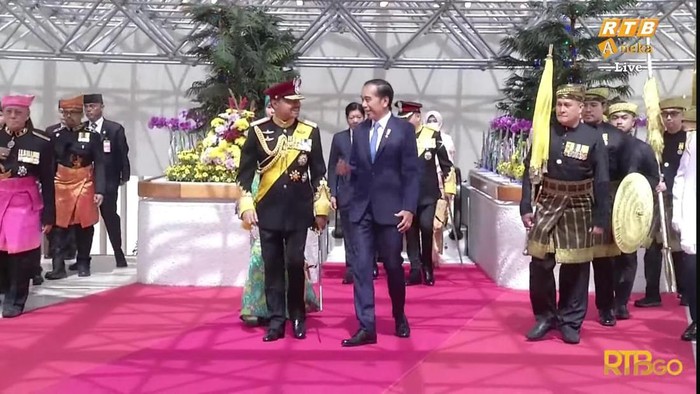 Presiden Joko Widodo (Jokowi) menghadiri acara resepsi pernikahan putra Sultan Brunei Darussalam Hassanal Bolkiah, Pangeran Abdul Mateen dengan Anisha Rosnah atau Anisha Isa-Kabelic. (Tangkapan layar YouTube RTB News.
