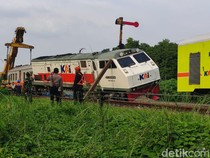 Proses Evakuasi KA Pandalungan Anjlok Libatkan Crane Dari Solo