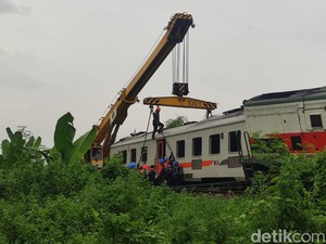 2 Rangkaian KA Pandalungan Telah Dievakuasi Tapi Jalur Belum Bisa Dilewati