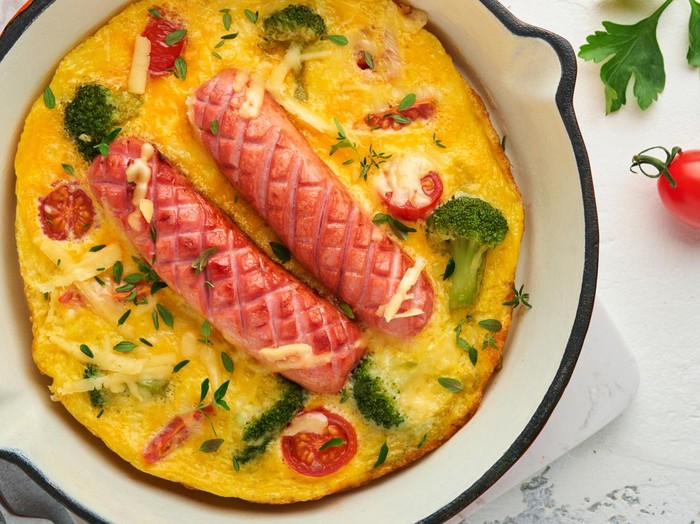Resep Omelet Sosis dan Sayuran