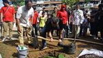 Sambangi Rusun Tanah Tinggi, Sekjen PDIP Bagi-bagi Telur dan Tanam Pohon