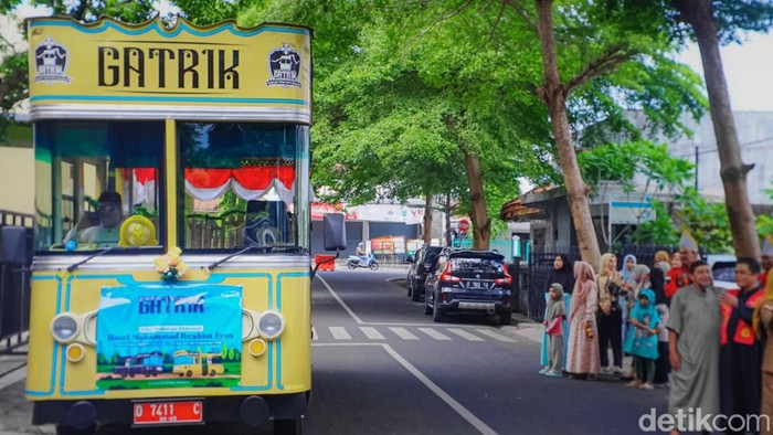 Uji Trip Bus Wisata Gatrik ke Kampung Kerukunan Ciamis.