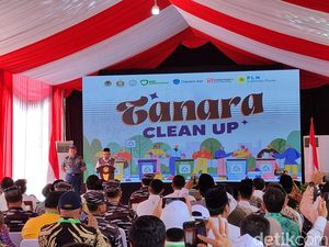 Wapres Maruf Amin Resmikan Tanara Clean Up di Serang Banten