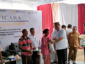 Beri Bantuan Pangan di Manggarai Barat, Airlangga Ingatkan Warga Angka 2-4