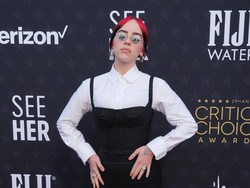 10 Gaya Memukau di Critics Choice Awards 2024, Billie Eilish Pamer Lekuk Tubuh