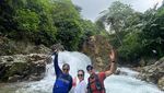 Basah-basahan di Curug Hordeng Sentul Lebih Dulu, Makan Nasi Liwet Kemudian